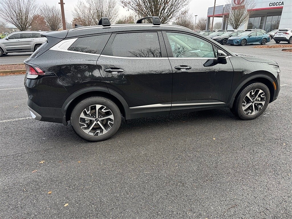 2025 Kia Sportage Hybrid EX photo 2