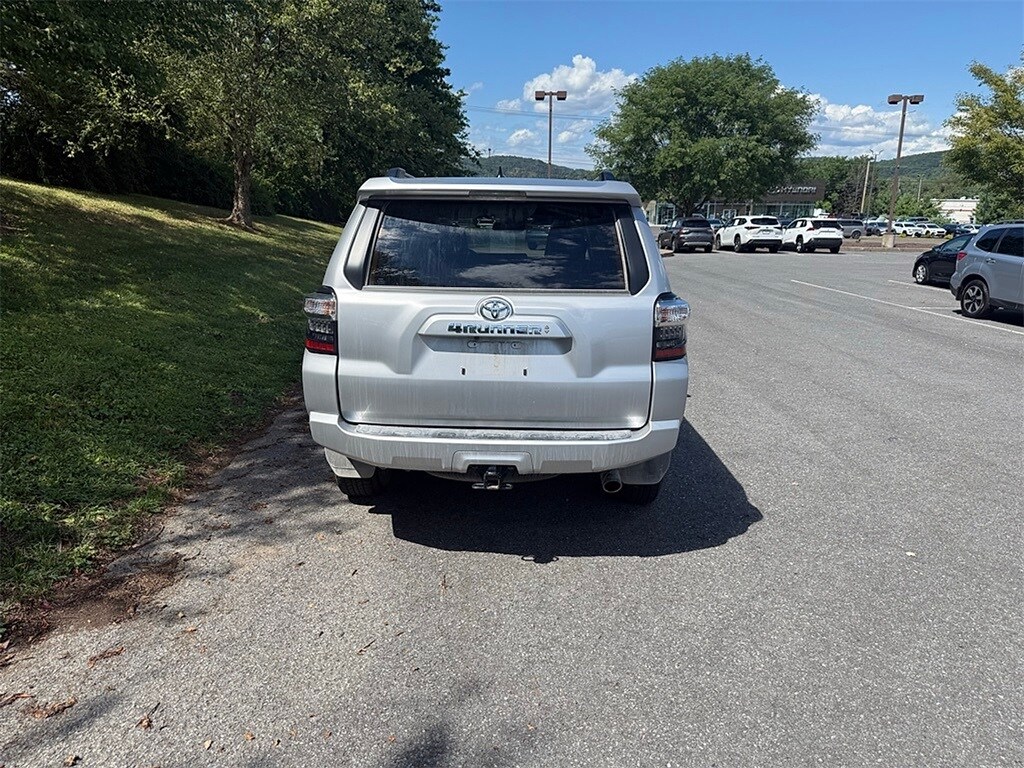 2024 Toyota 4Runner SR5 Premium photo 2