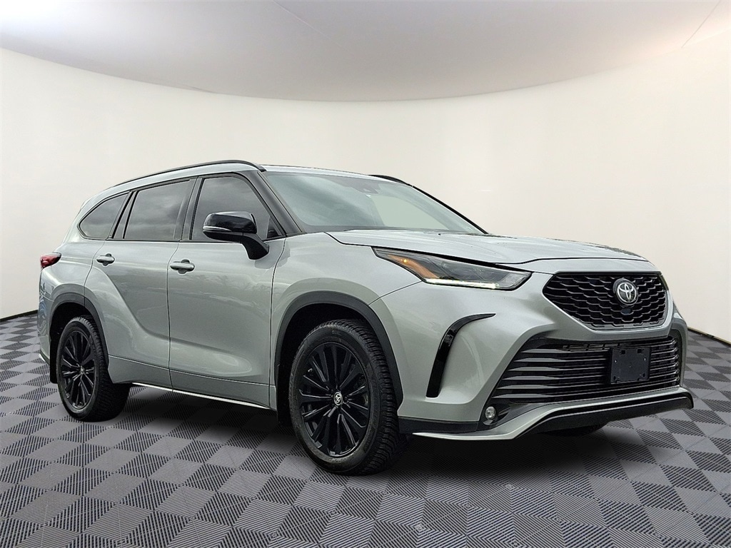 2023 Toyota Highlander XSE's photo