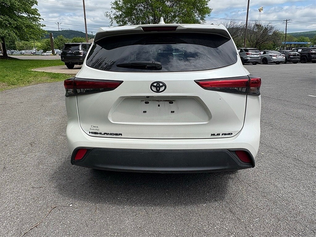 2022 Toyota Highlander XLE photo 4