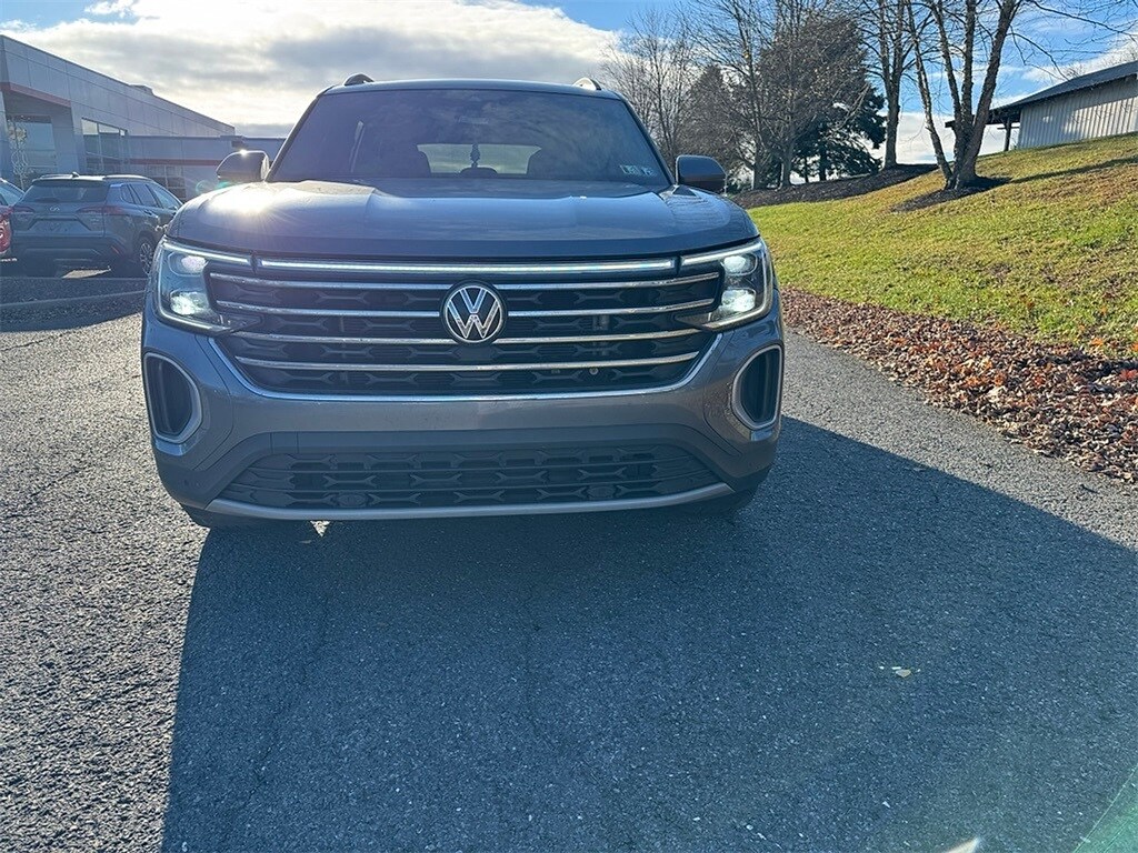 Used 2024 Volkswagen Atlas 2.0T SE w/Technology SUV