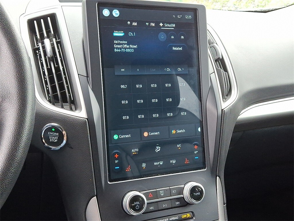 2022 Ford Edge SEL photo 3