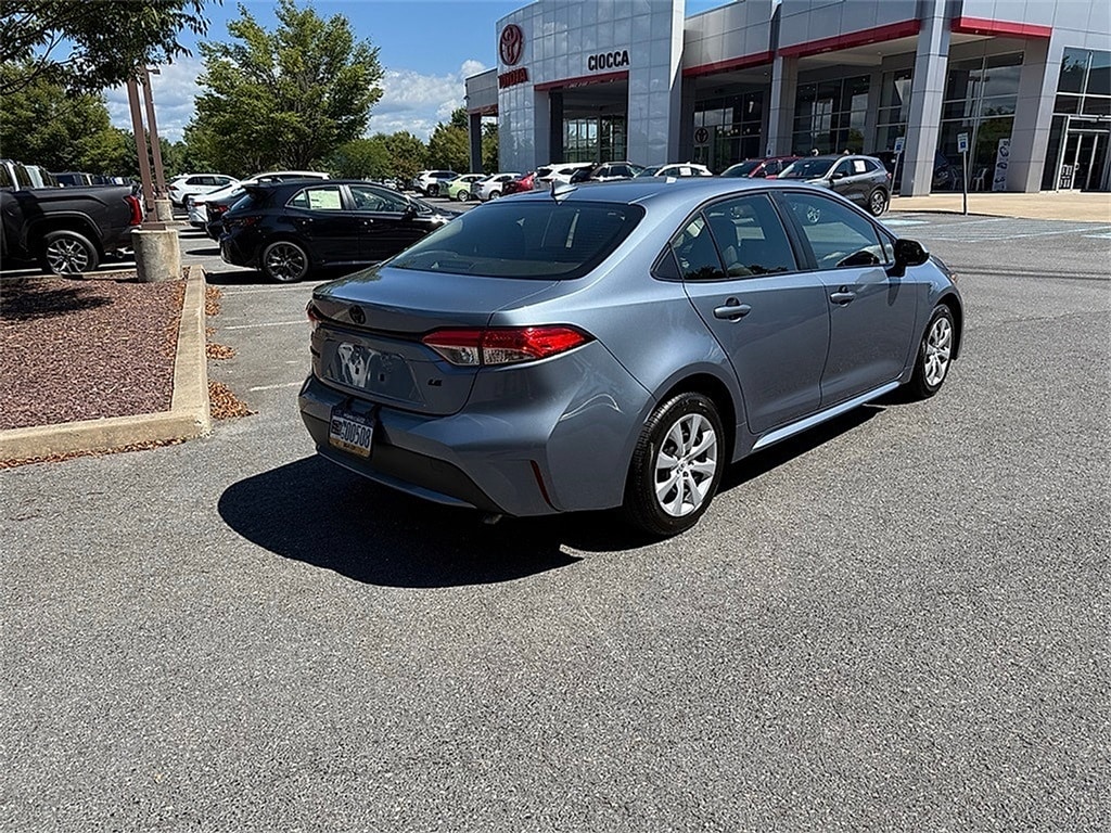 Used 2022 Toyota Corolla LE Sedan