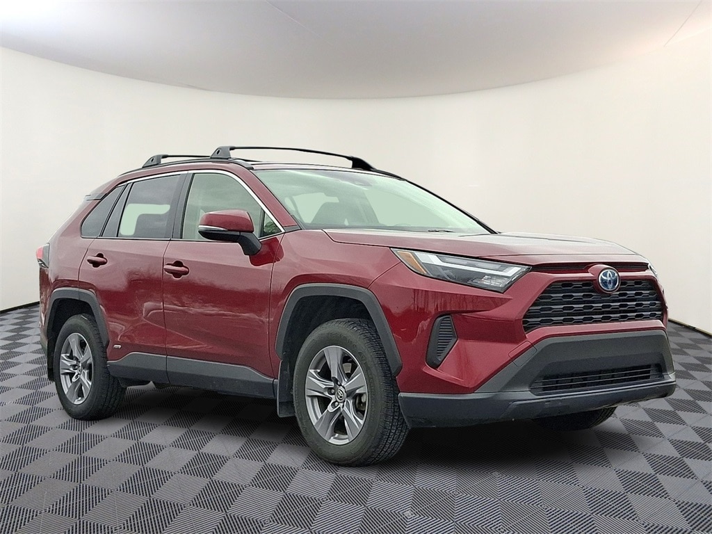 2022 Toyota RAV4 XLE's photo