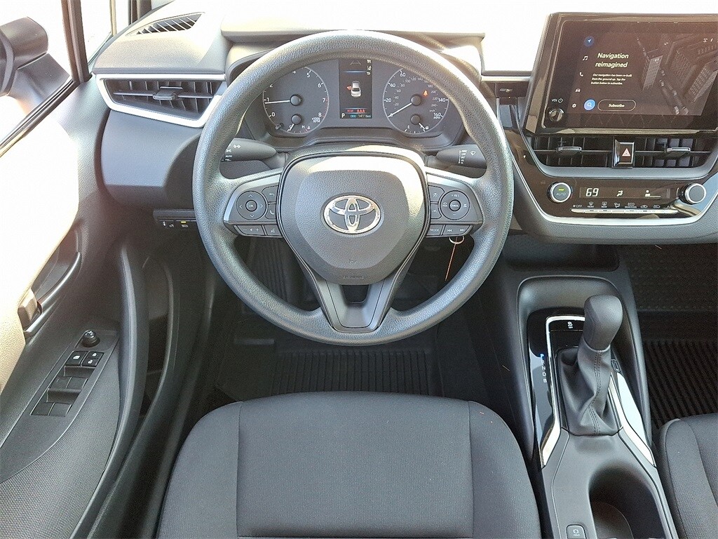 2024 Toyota Corolla LE photo 2