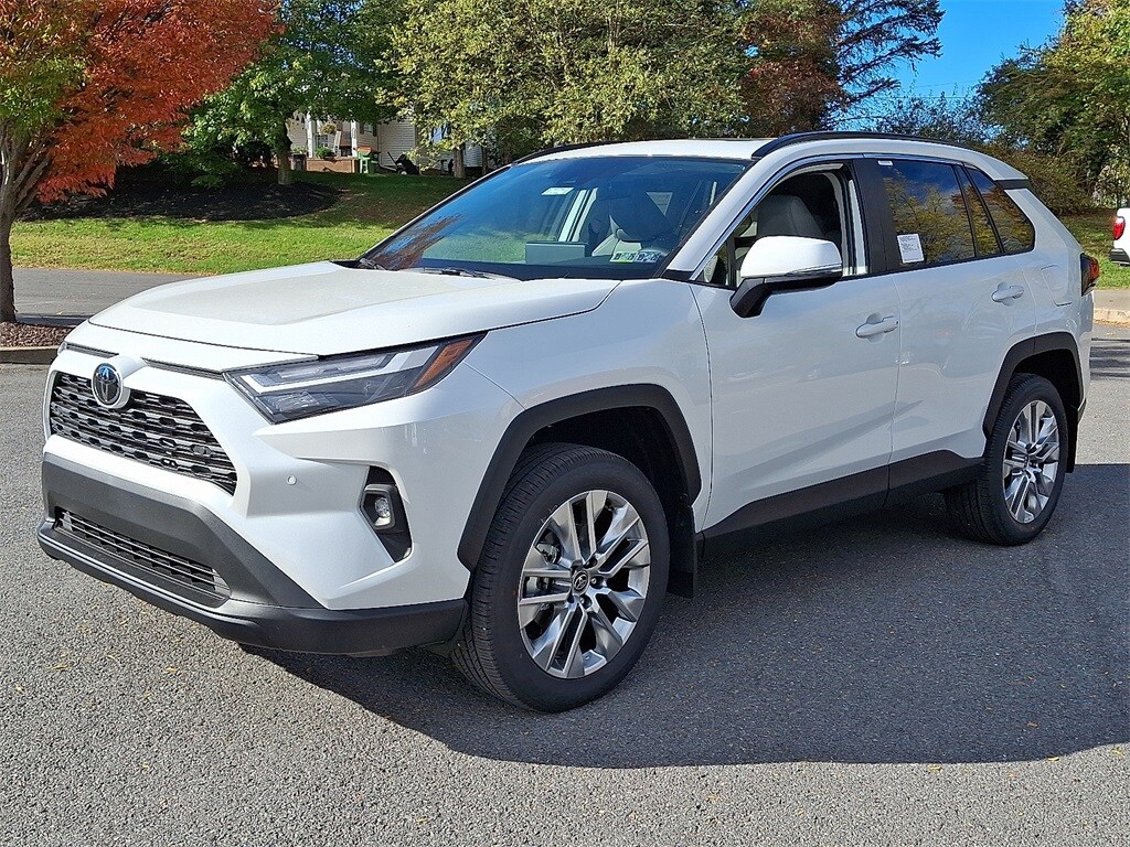 2025 Toyota RAV4 XLE Premium photo 2