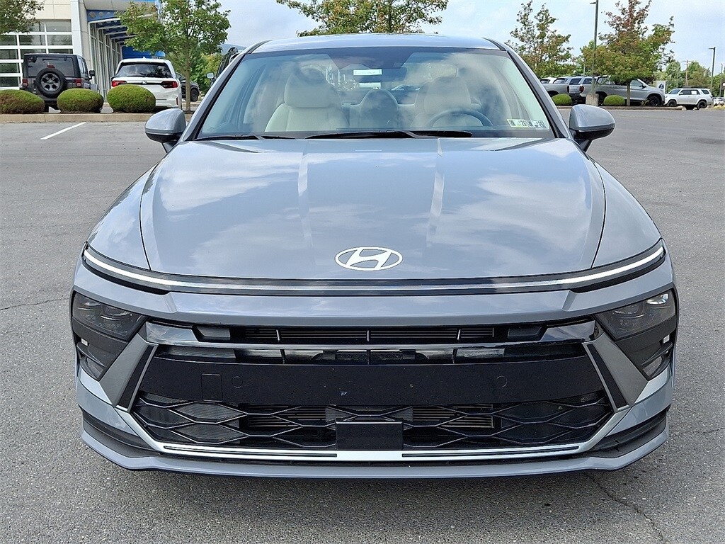 2025 Hyundai Sonata SE photo 3