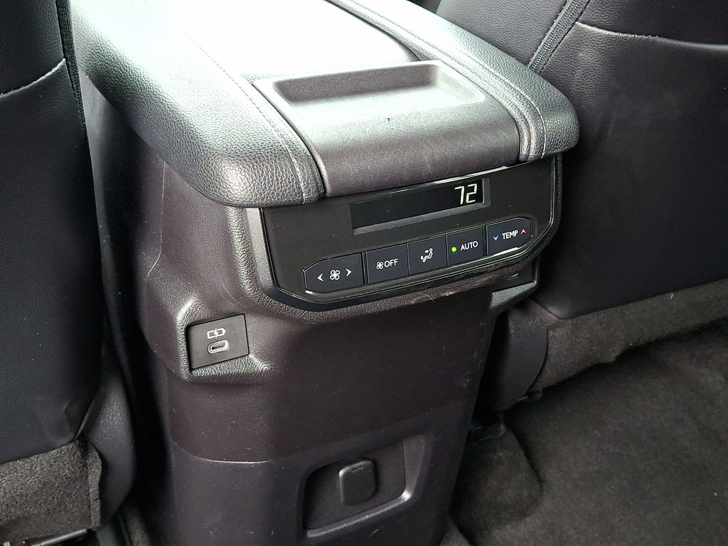 2024 Toyota Grand Highlander XLE - Photo 14