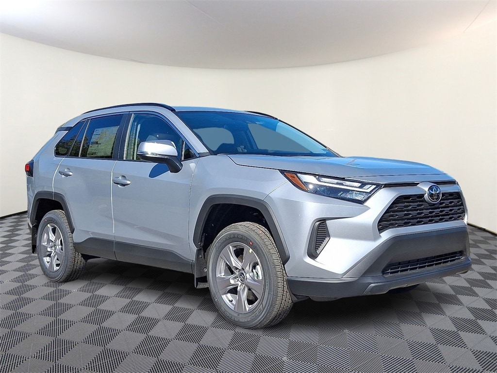 2025 Toyota RAV4 XLE's photo