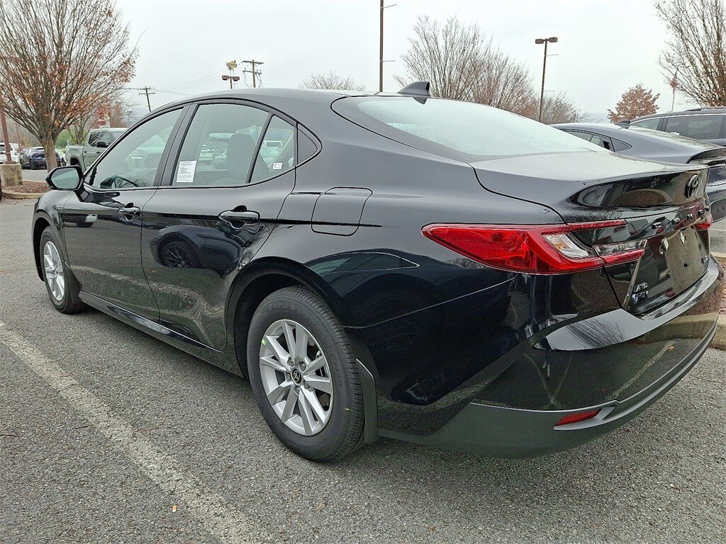 2026 Toyota Camry LE photo 3