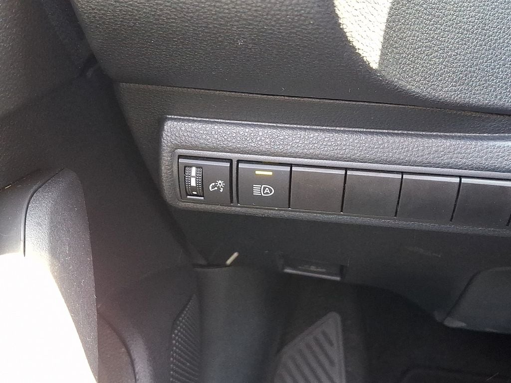 2024 Toyota Corolla LE - Photo 25