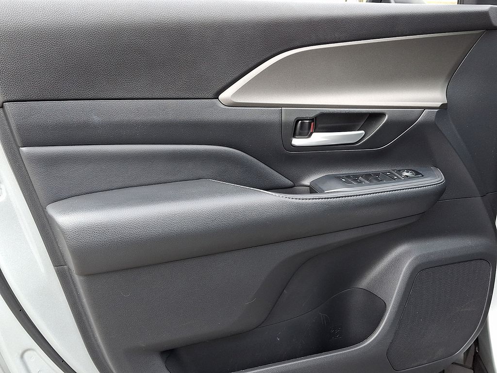2024 Toyota Grand Highlander XLE - Photo 15