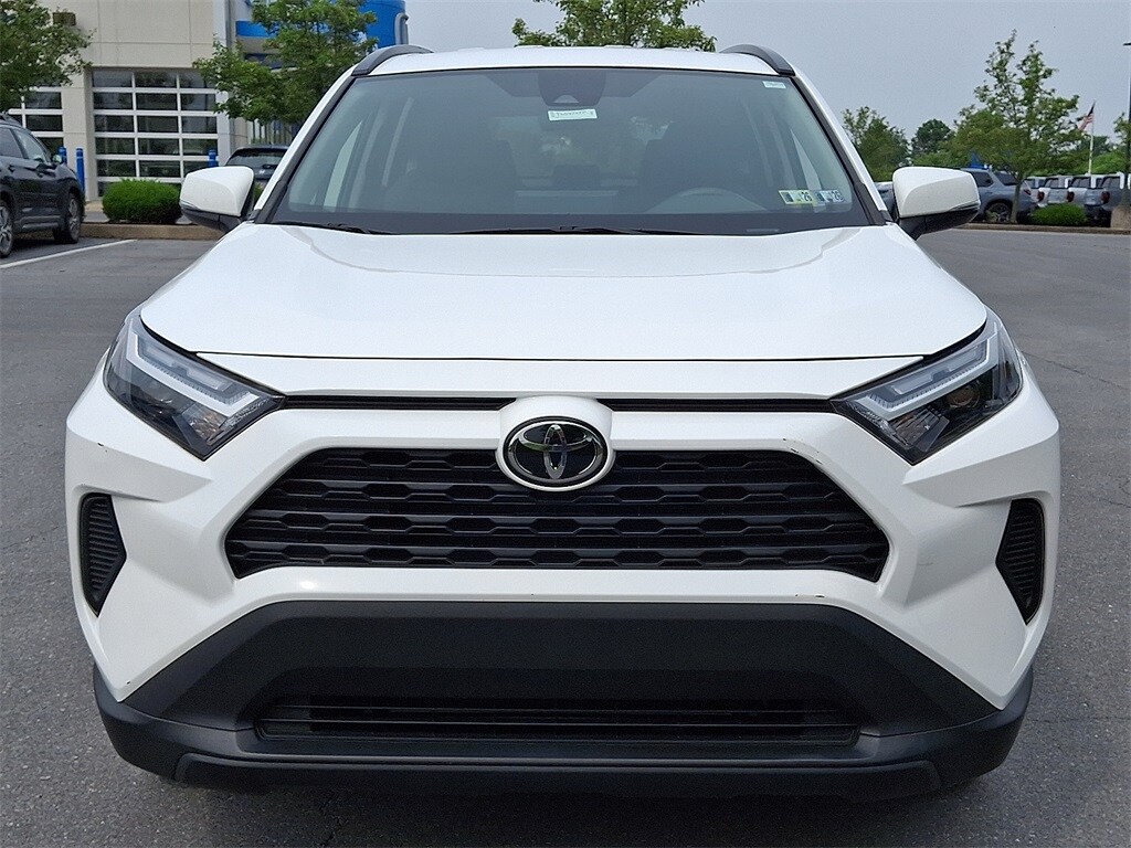 2022 Toyota RAV4 XLE photo 4