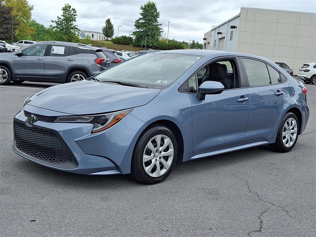 Used 2022 Toyota Corolla LE Sedan