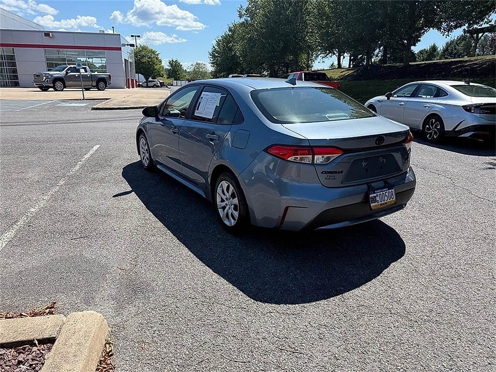Used 2022 Toyota Corolla LE Sedan