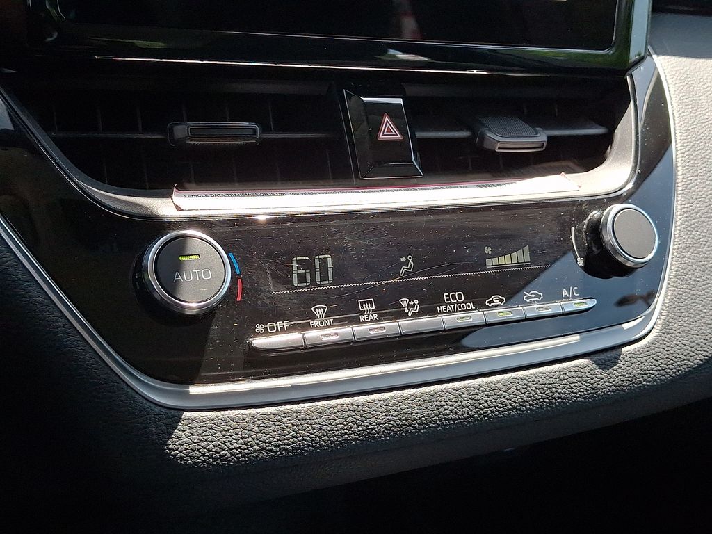 2024 Toyota Corolla LE - Photo 18