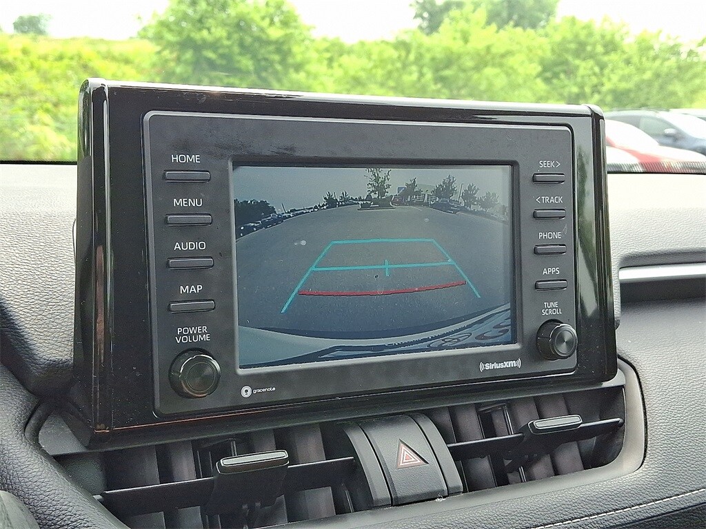 2022 Toyota RAV4 XLE photo 3