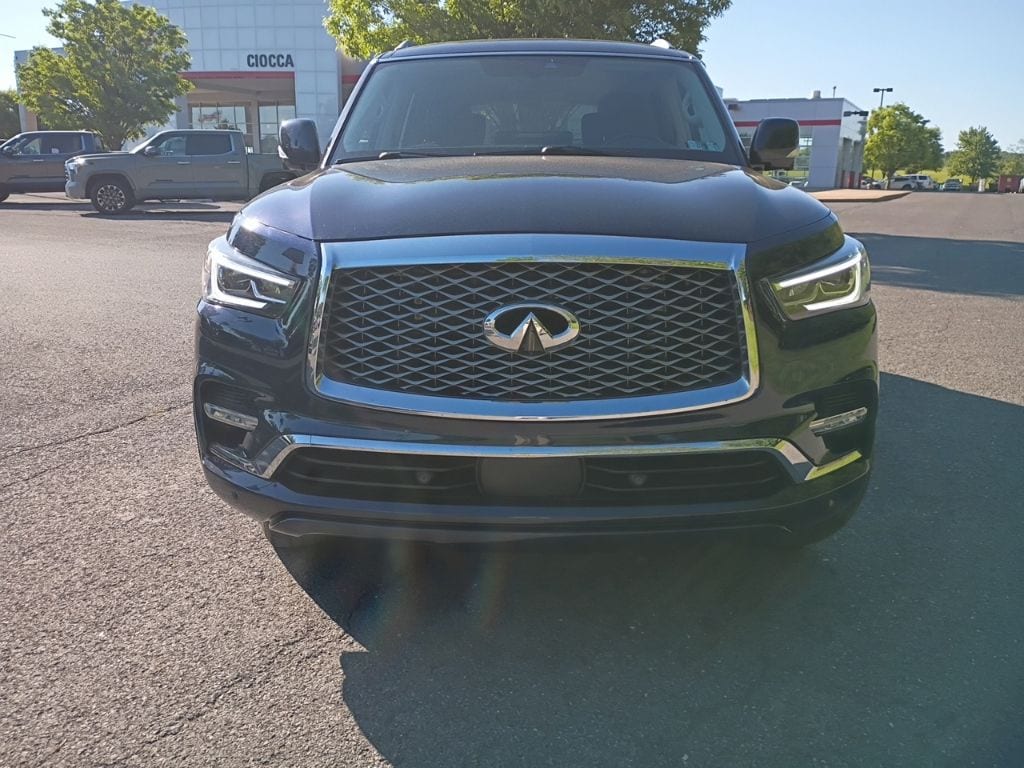 2022 INFINITI QX80's photo
