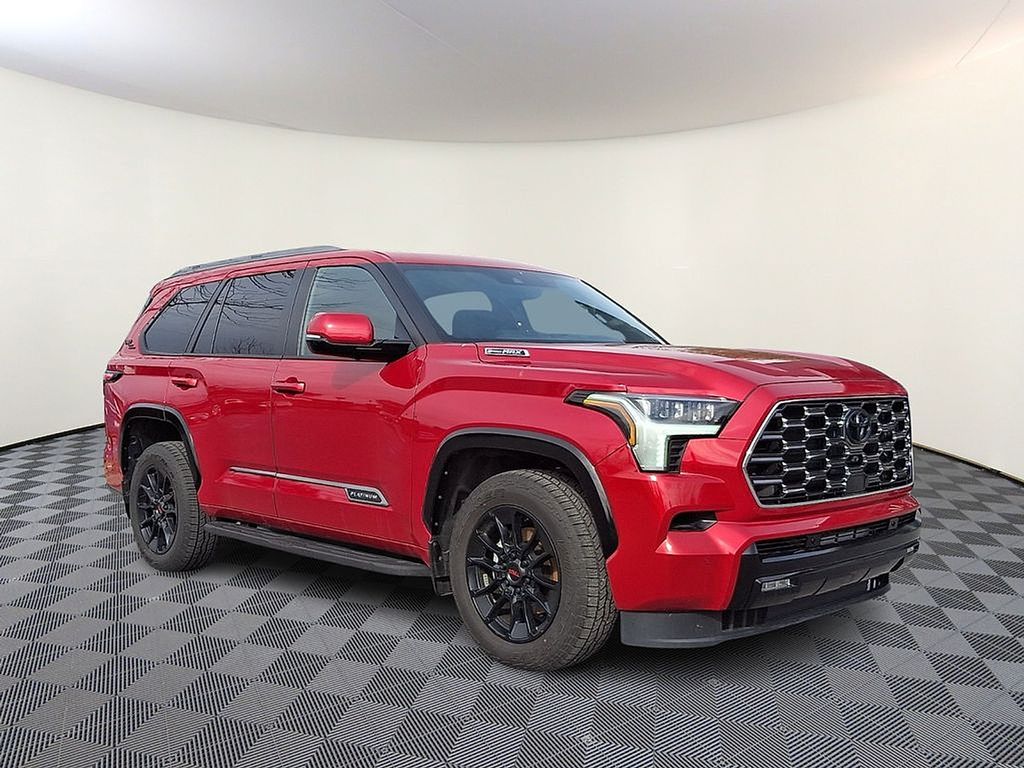 2025 Toyota Sequoia Platinum 4WD i-FORCE MAX Hybrid's photo