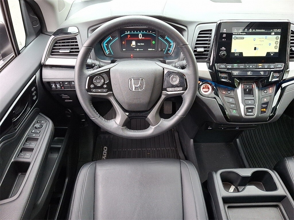 2023 Honda Odyssey Touring photo 2