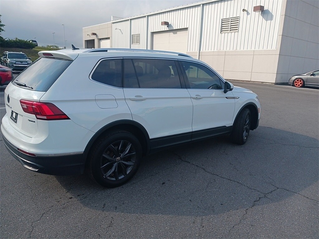 2022 Volkswagen Tiguan SE photo 2