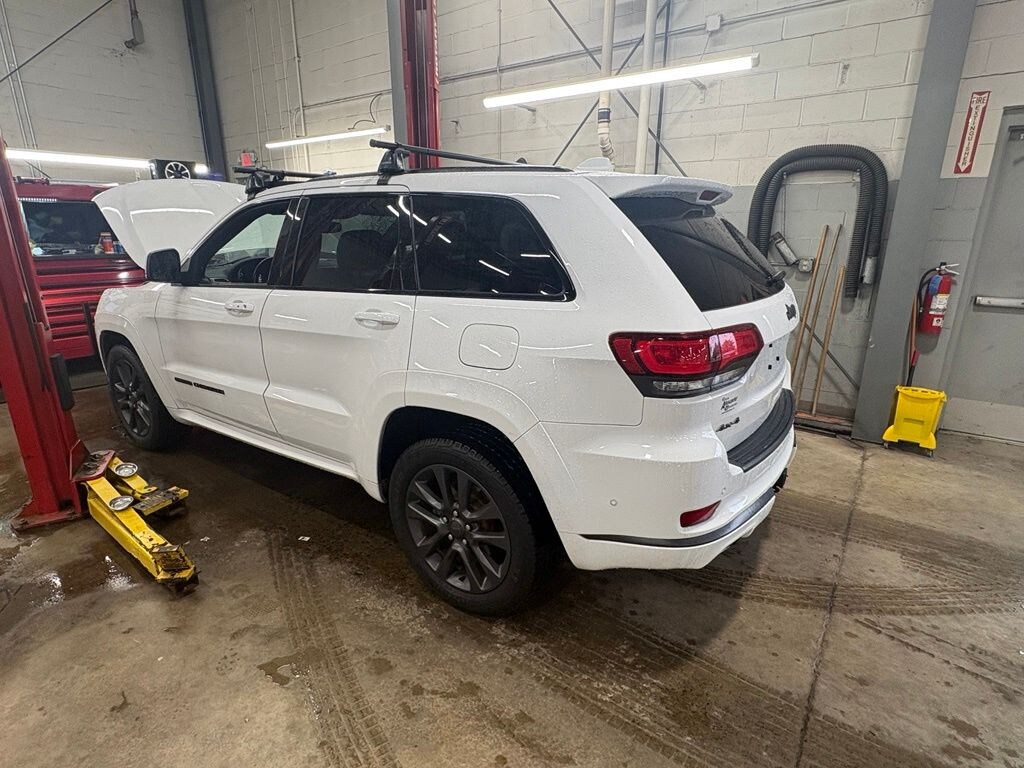 Used 2018 Jeep Grand Cherokee Overland SUV