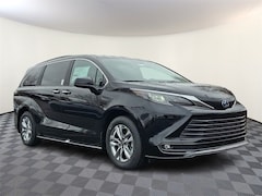 2025 Toyota Sienna XLE 7 PASSENGER