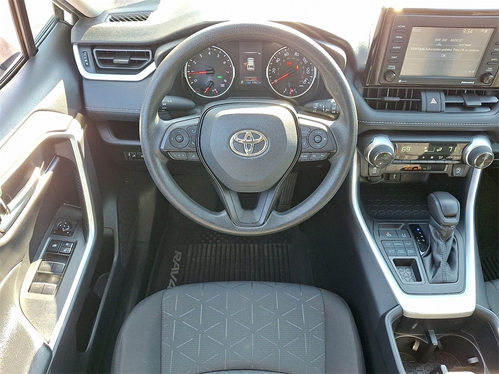 Used 2022 Toyota RAV4 XLE with VIN 2T3P1RFV7NC277624 for sale in Kansas City