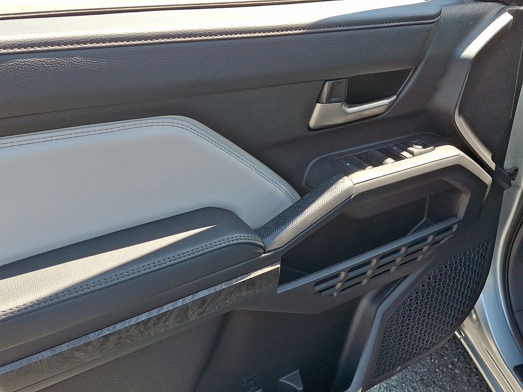 2026 Toyota Tacoma Limited - Photo 7