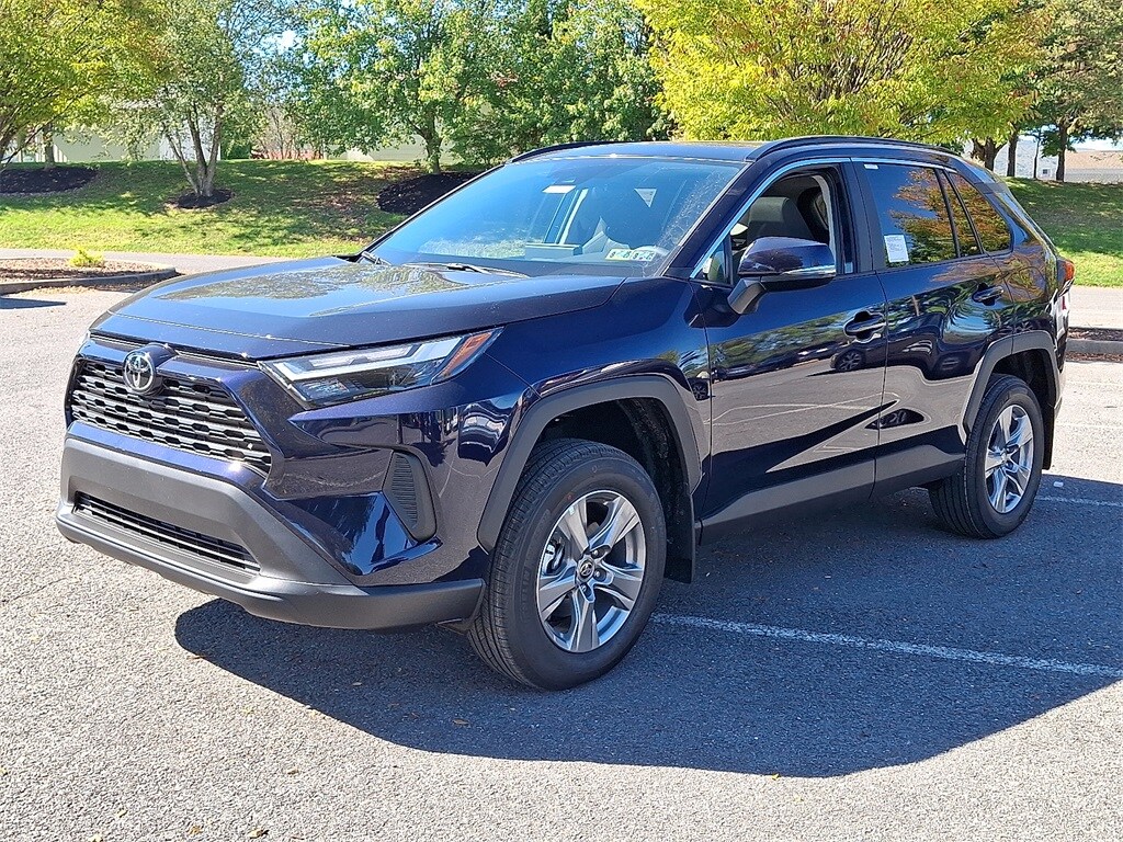 2025 Toyota RAV4 XLE photo 2