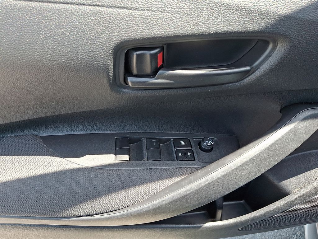 2024 Toyota Corolla LE - Photo 15