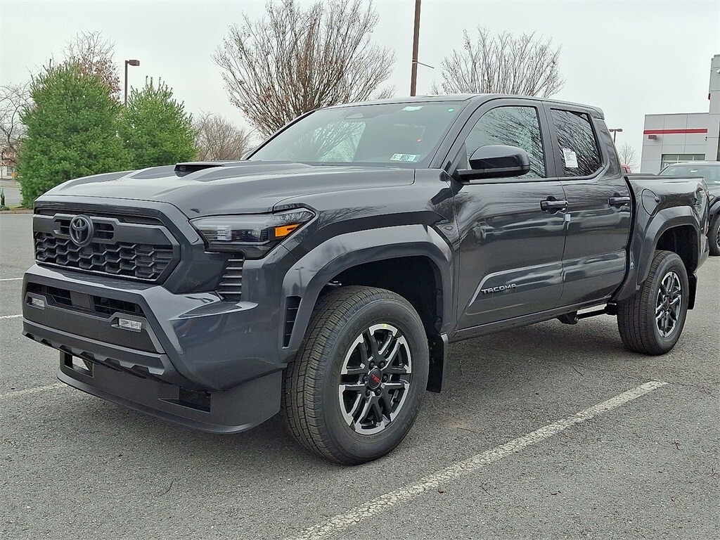 2025 Toyota Tacoma TRD Sport photo 2