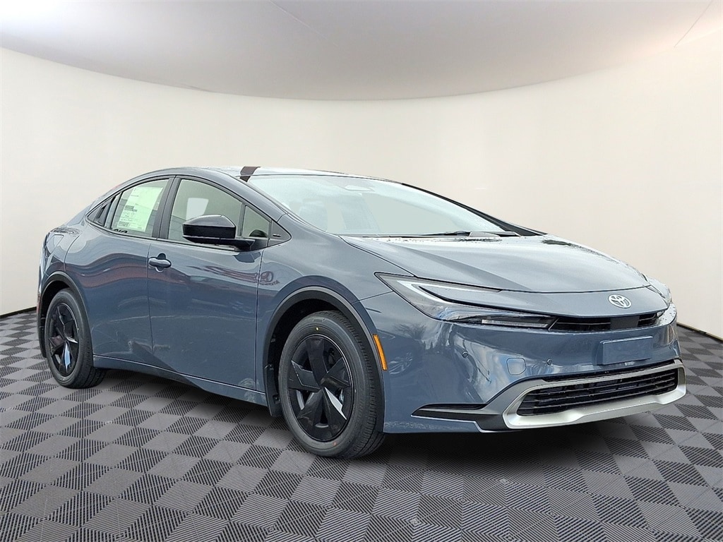 2026 Toyota Prius SE's photo