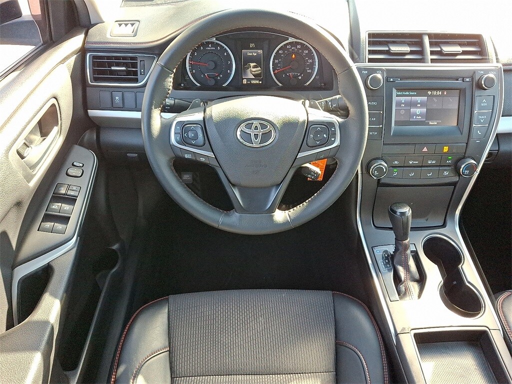 2017 Toyota Camry XSE photo 2