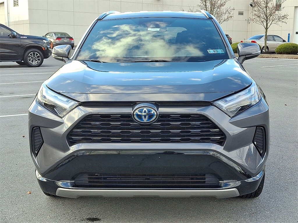 2022 Toyota RAV4 Hybrid SE photo 4