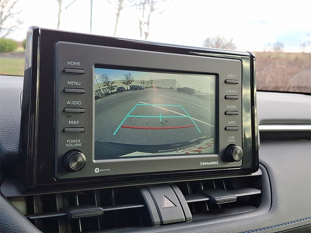 2022 Toyota RAV4 Hybrid SE photo 3