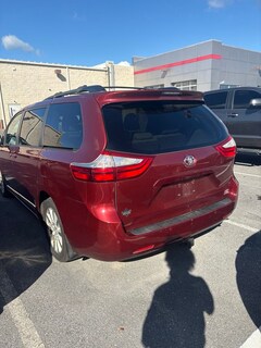 2017 Toyota Sienna XLE Minivan/Van