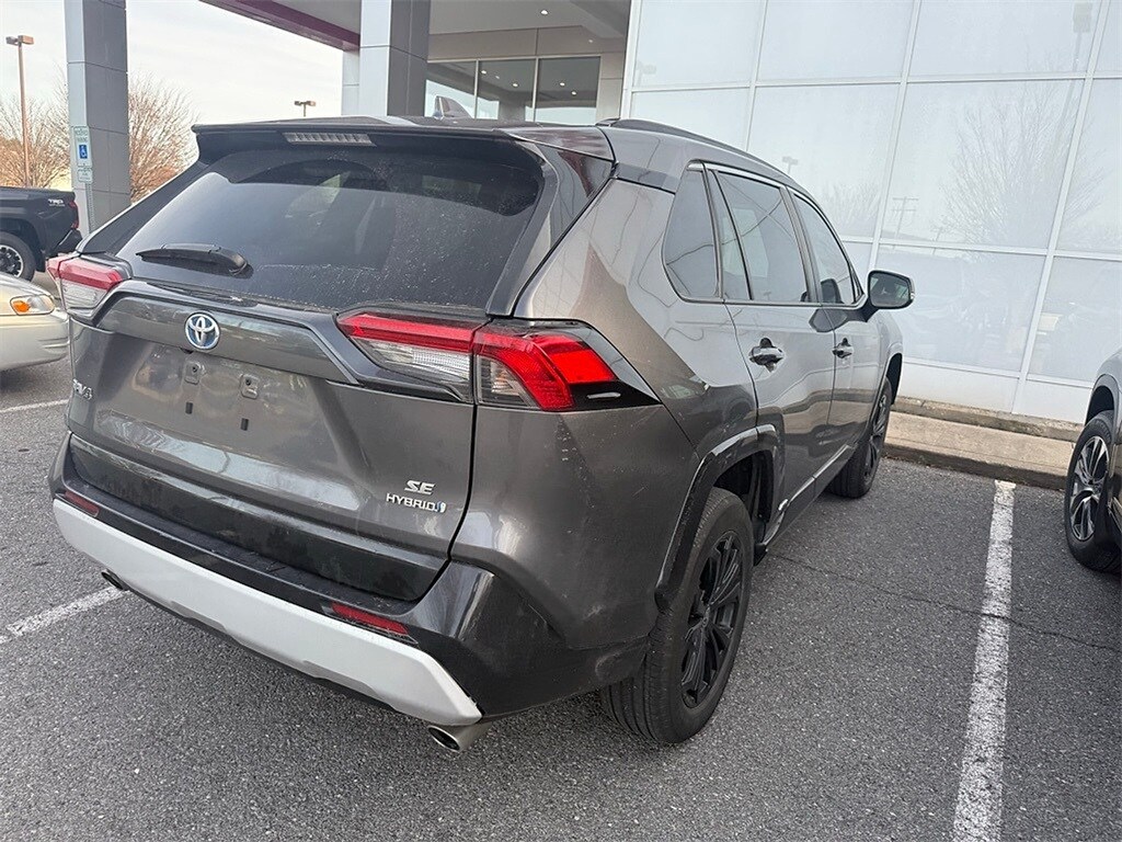 2022 Toyota RAV4 Hybrid SE photo 4