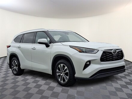 2022 Toyota Highlander XLE SUV