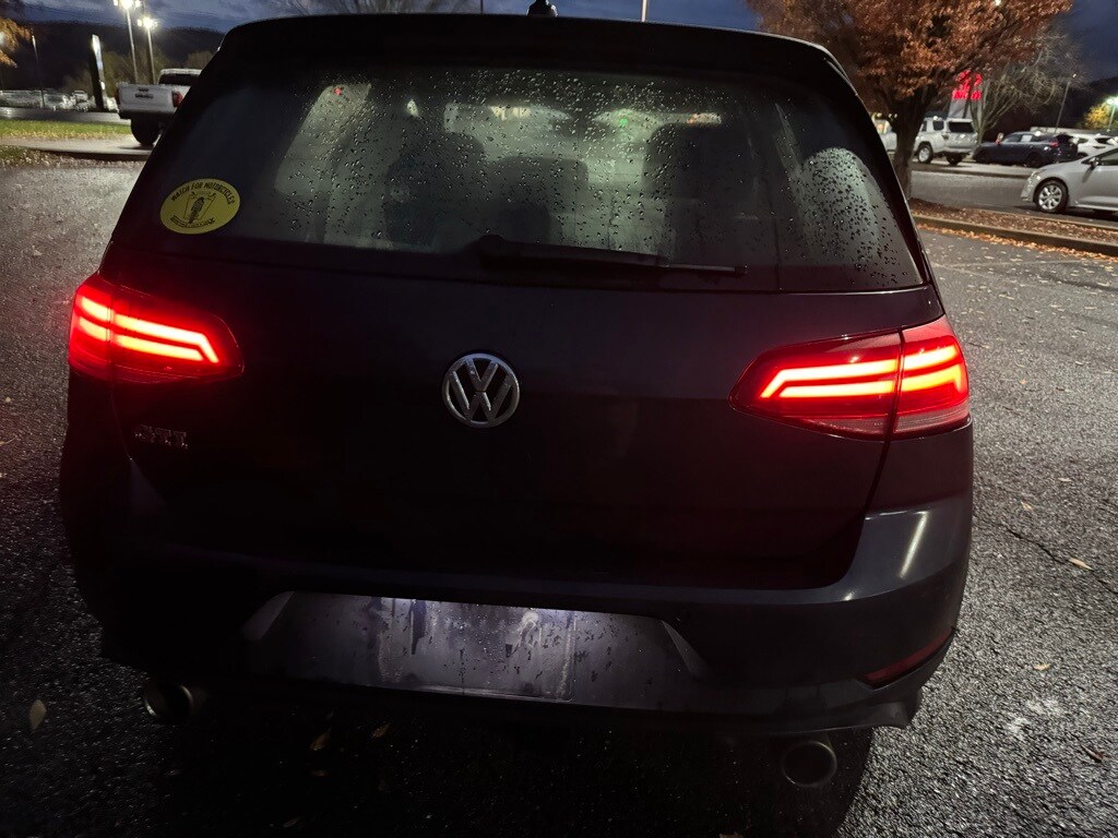2019 Volkswagen Golf GTI Autobahn photo 2