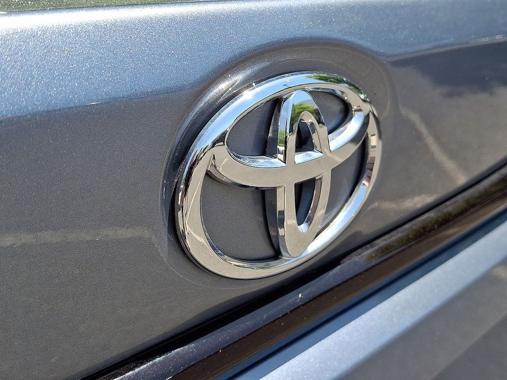 2024 Toyota Corolla LE - Photo 29