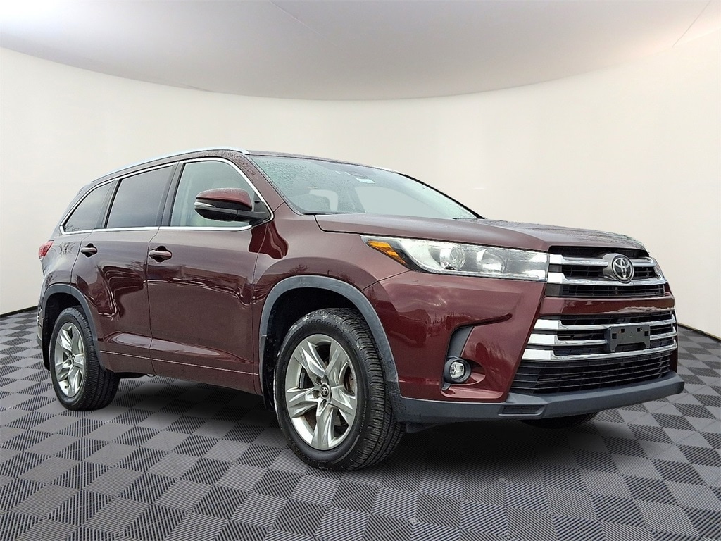 2019 Toyota Highlander Limited's photo