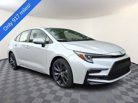 2025 Toyota Corolla Hybrid SE Sedan