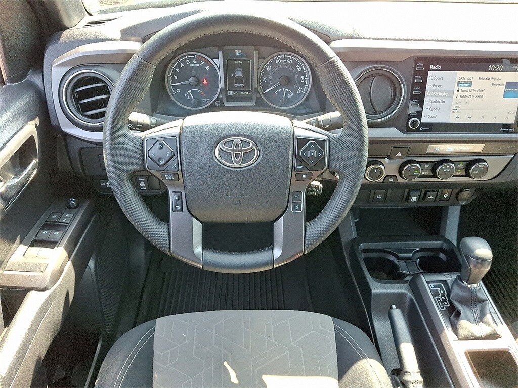 2022 Toyota Tacoma TRD Off-Road photo 2
