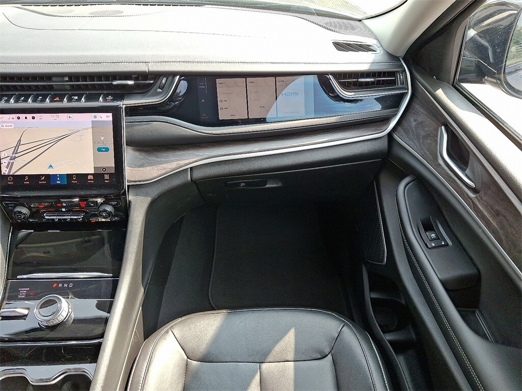 2022 Jeep Grand Cherokee Limited photo 3