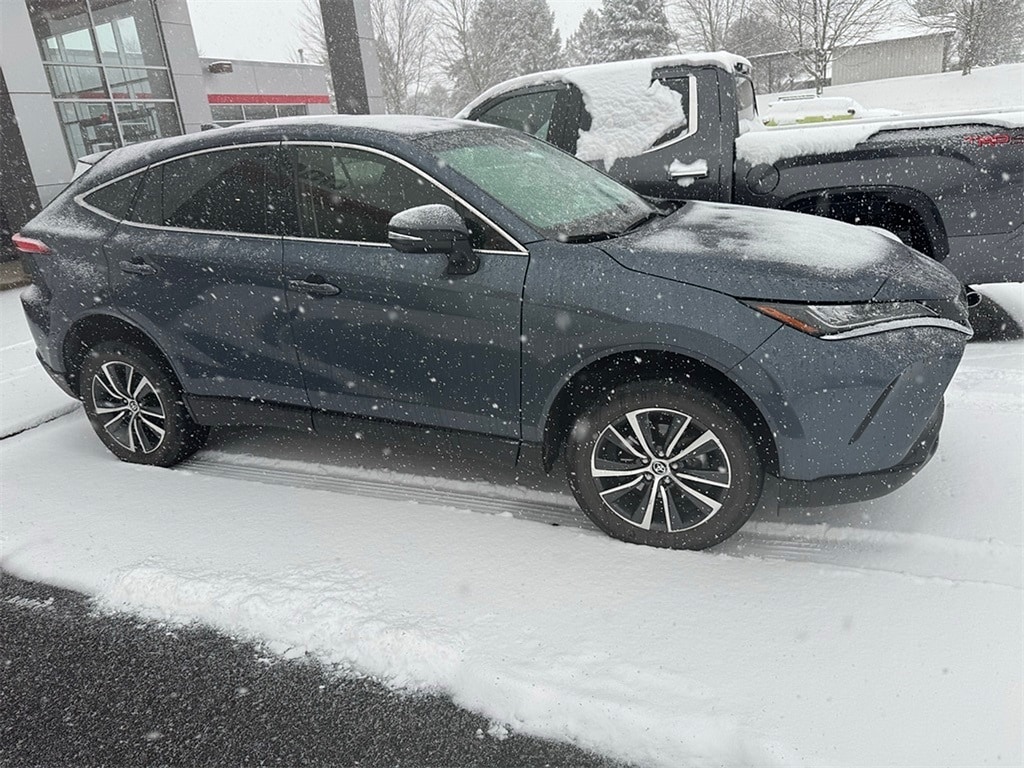 Used 2022 Toyota Venza LE SUV