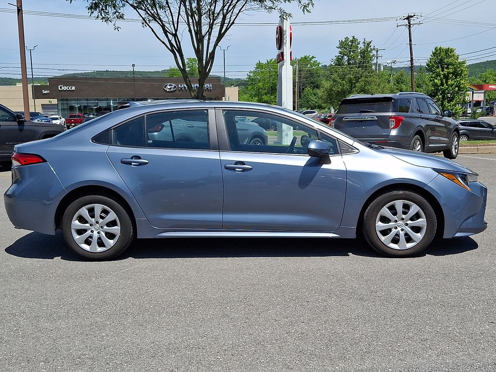 2024 Toyota Corolla LE - Photo 10