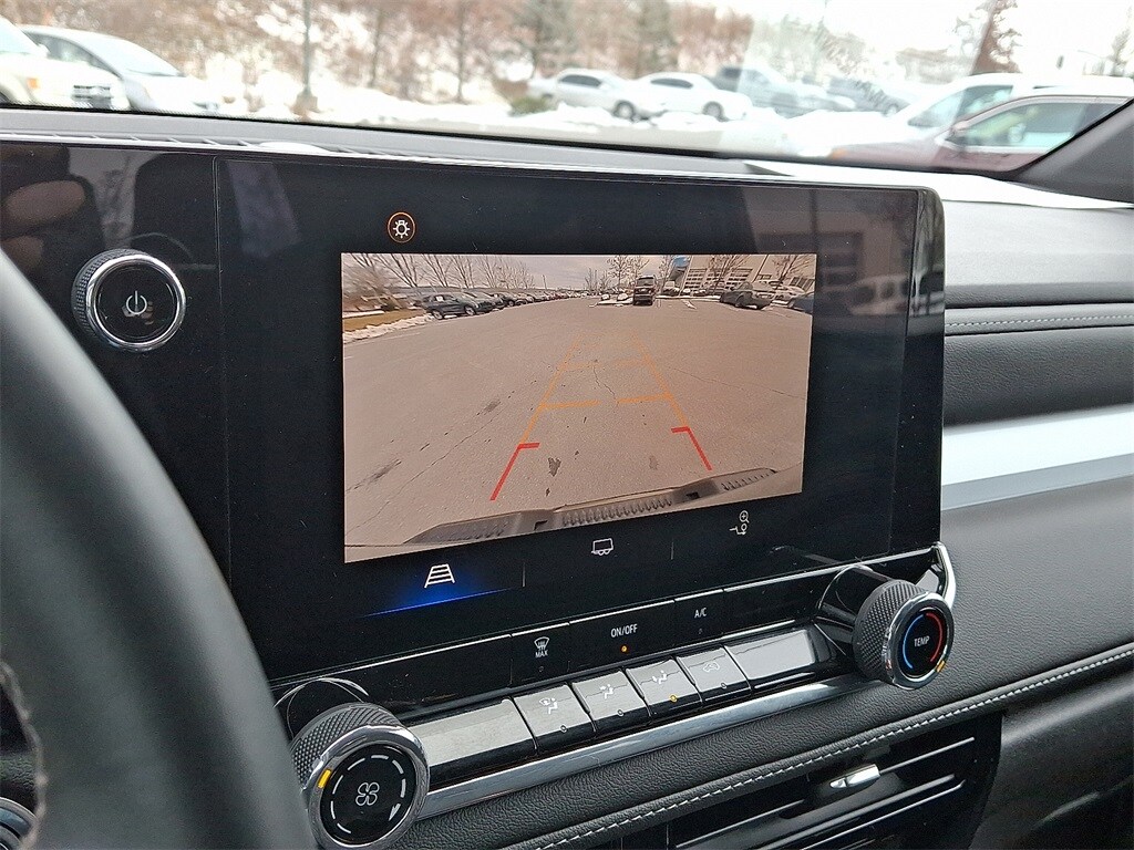 2024 Chevrolet Colorado LT photo 4