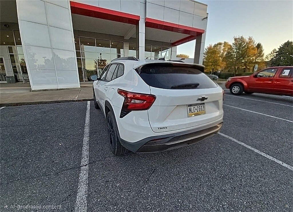 2025 Chevrolet Trax ACTIV photo 2