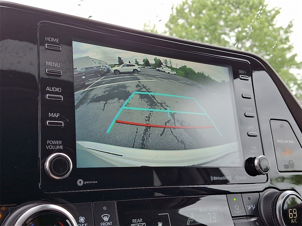 2022 Toyota Highlander XLE photo 3